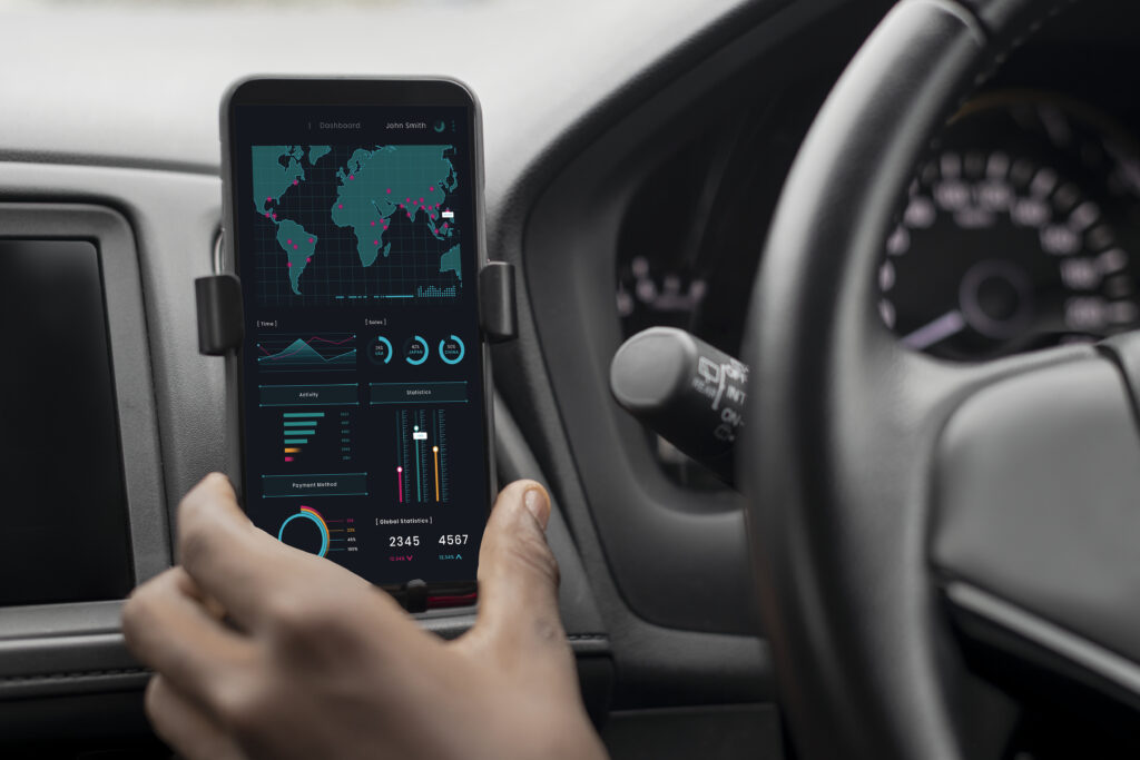 Application mobile sur un téléphone dans une voiture 